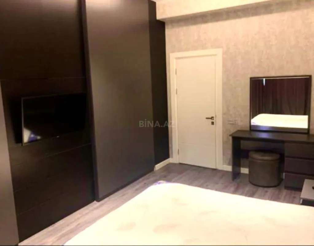 Satılır 2 otaqlı mənzil 92 m²