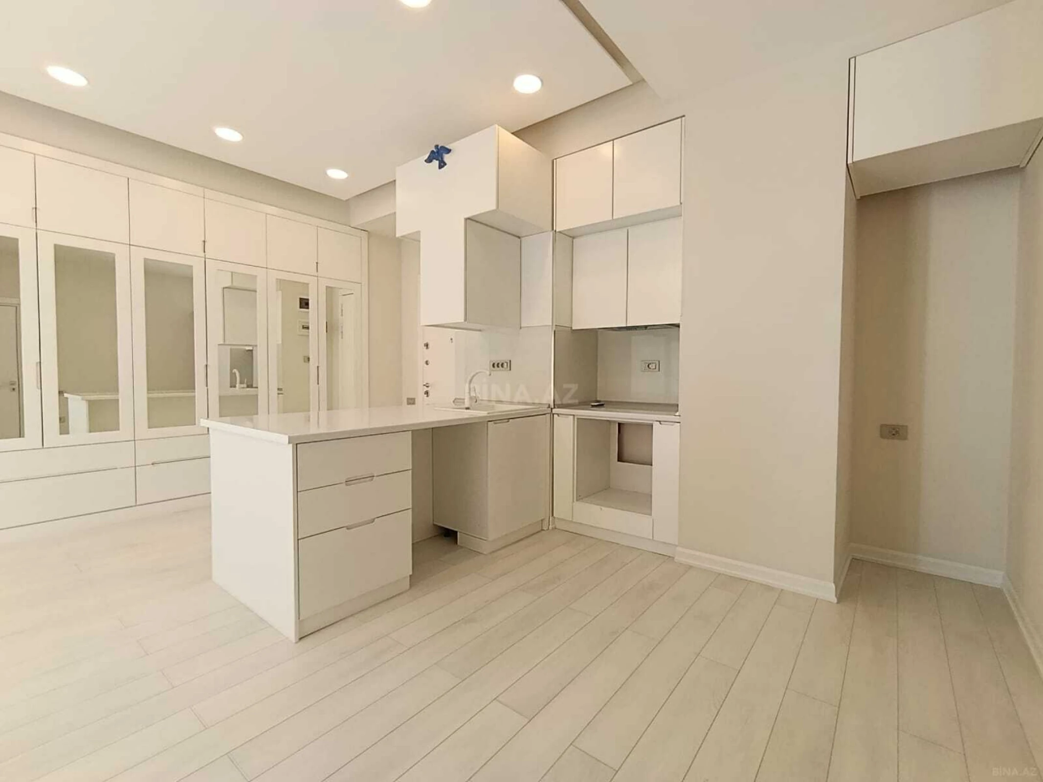 Satılır 2 otaqlı mənzil 65 m²