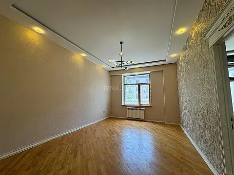 Satılır 2 otaqlı mənzil 92 m²