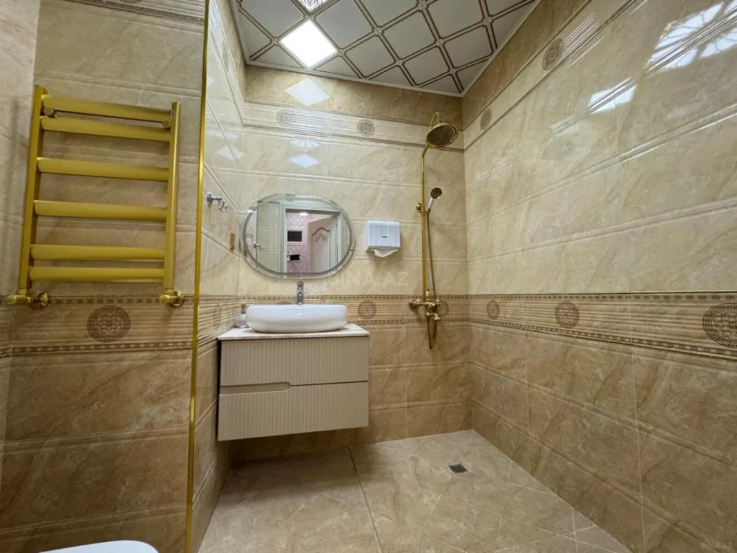 Satılır 2 otaqlı mənzil 92 m²