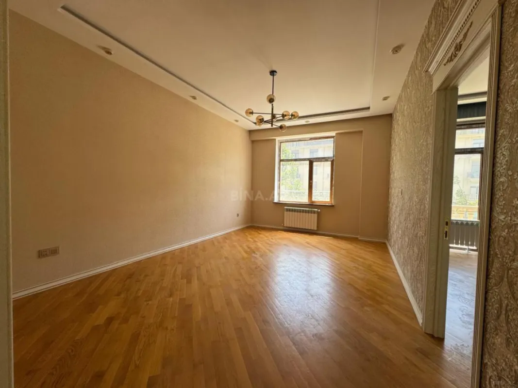 Satılır 2 otaqlı mənzil 92 m²