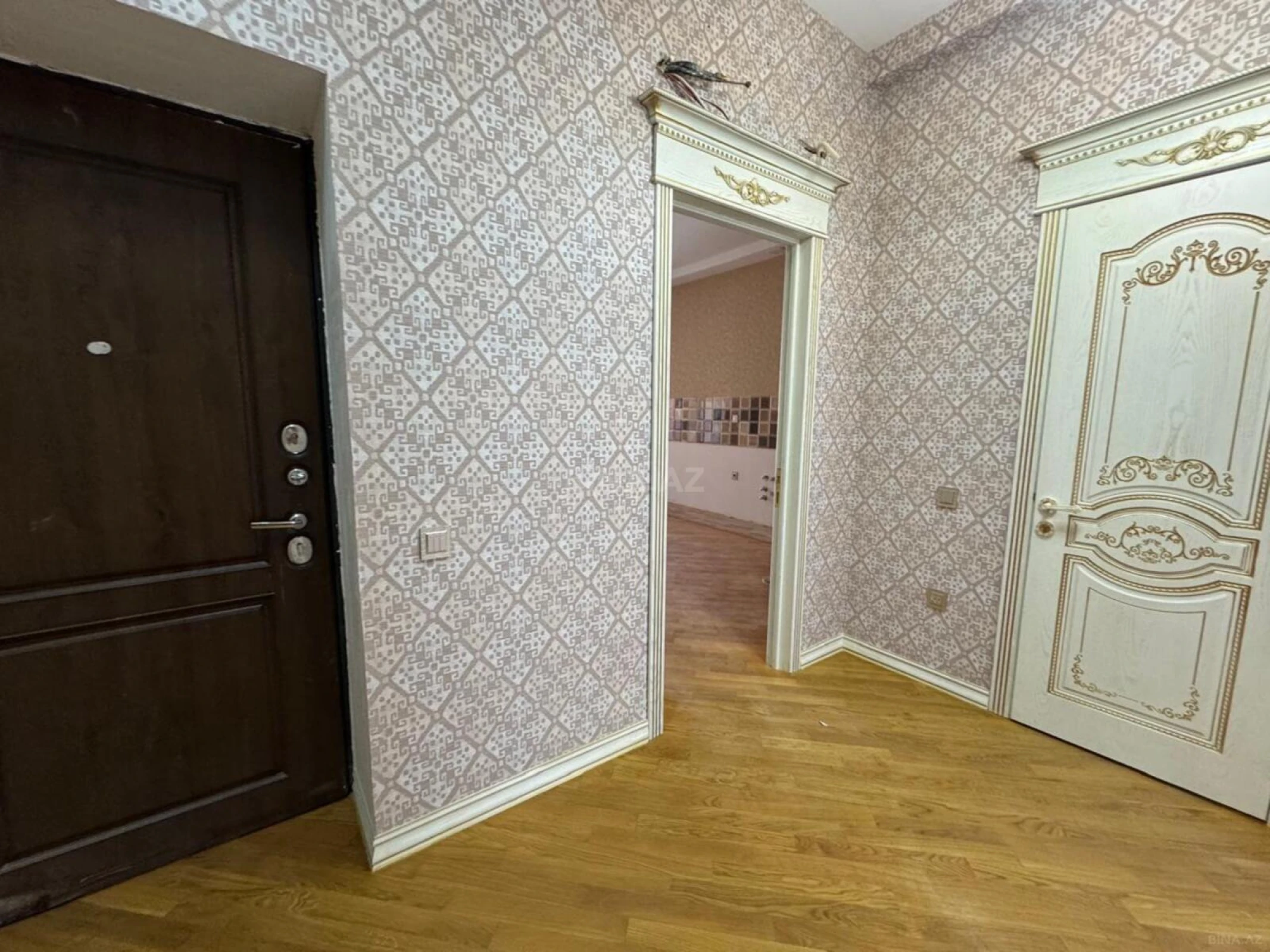 Satılır 2 otaqlı mənzil 92 m²