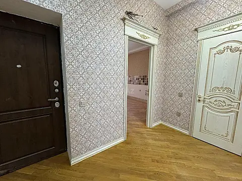 Satılır 2 otaqlı mənzil 92 m²
