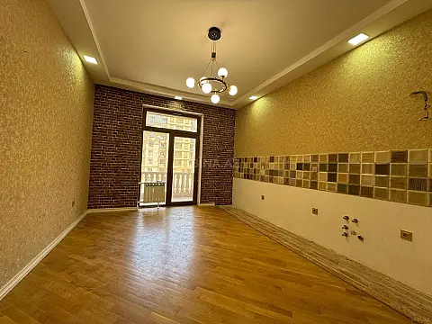 Satılır 2 otaqlı mənzil 92 m²