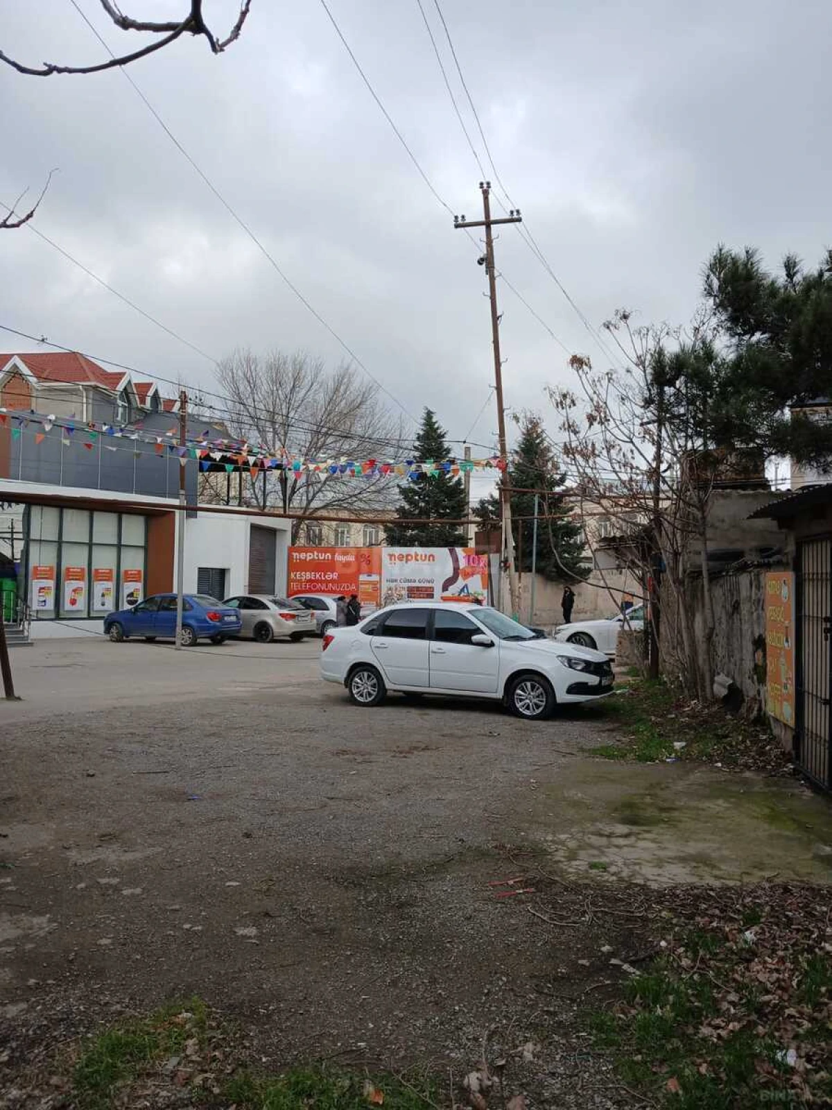 Satılır obyekt 155 m²
