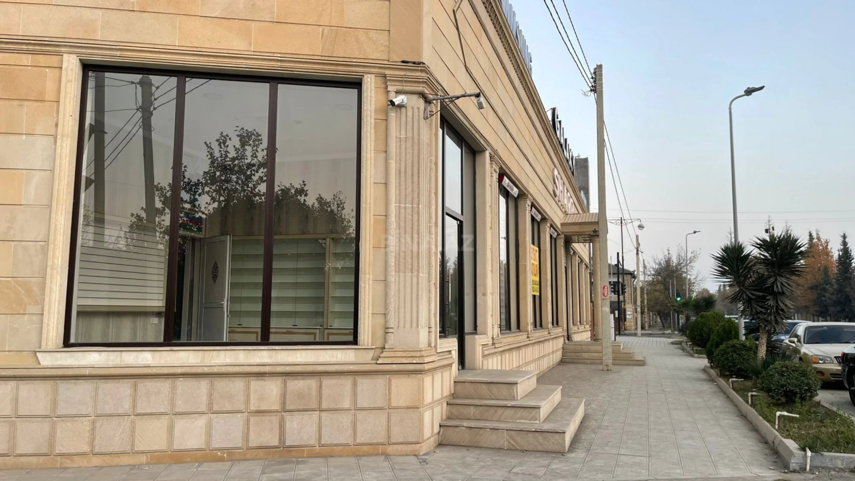 Satılır obyekt 500 m²