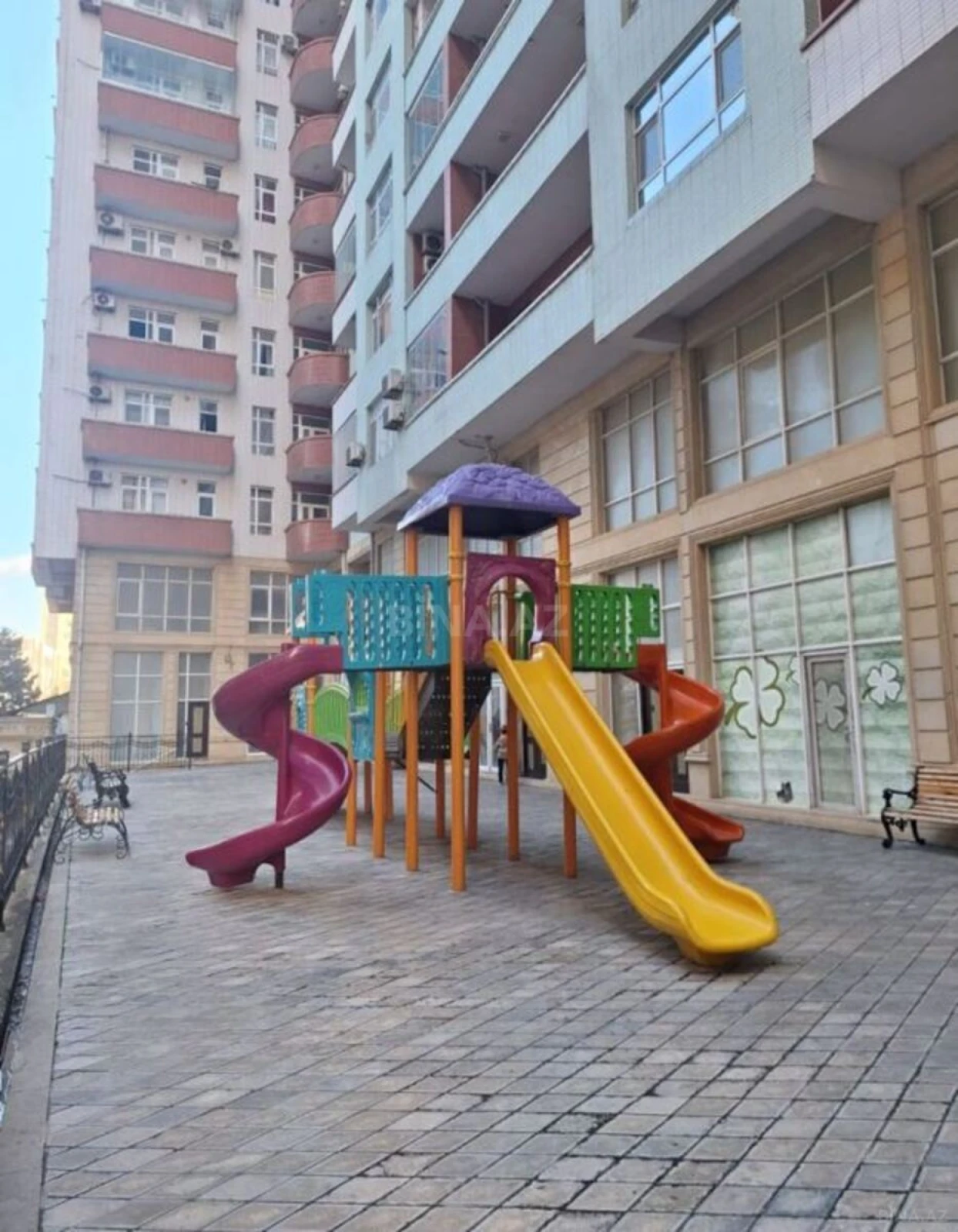 Satılır 3 otaqlı mənzil 90 m²