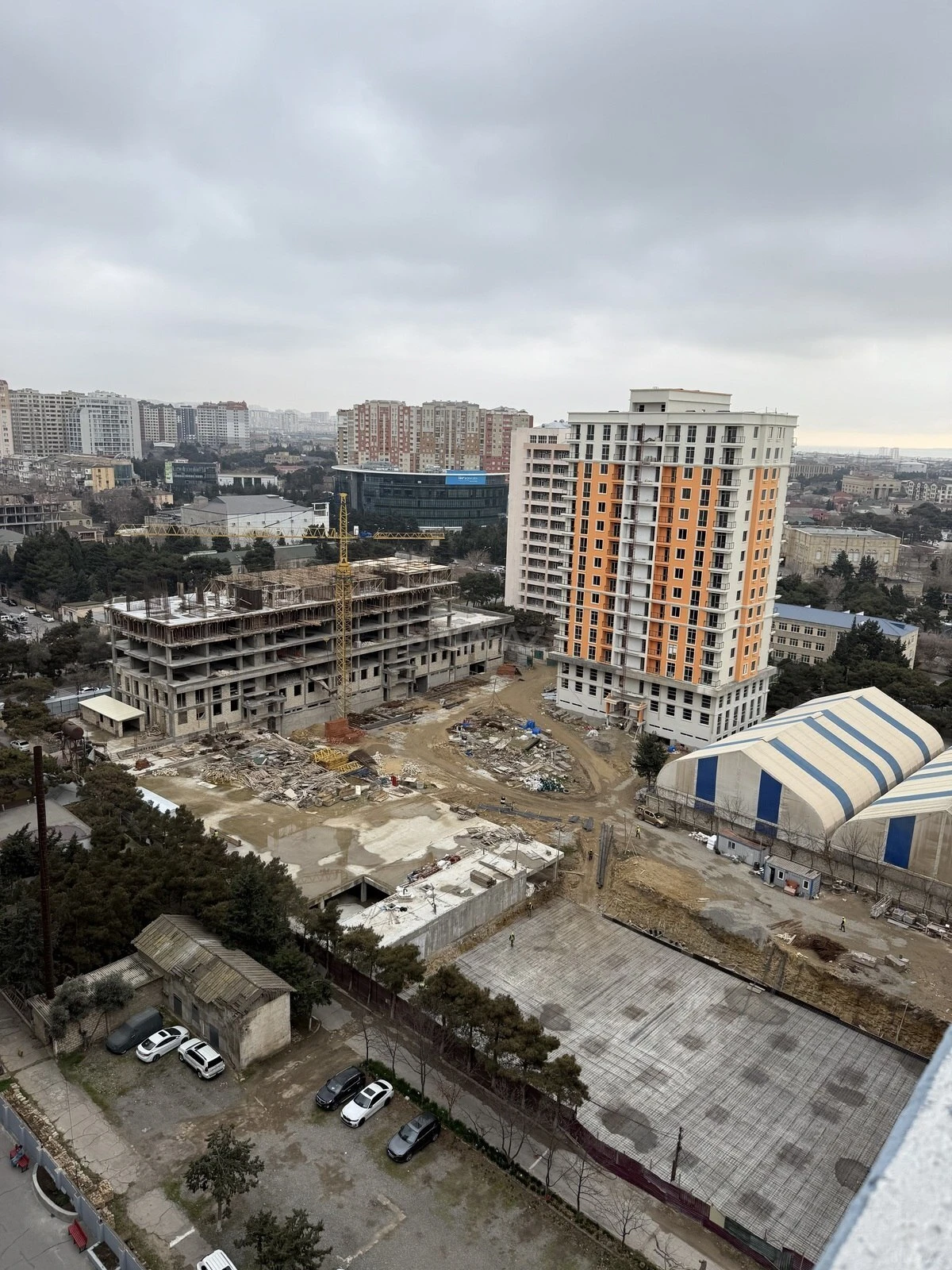 Satılır 3 otaqlı mənzil 120 m²