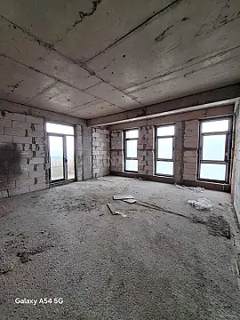 Satılır 3 otaqlı mənzil 122 m²