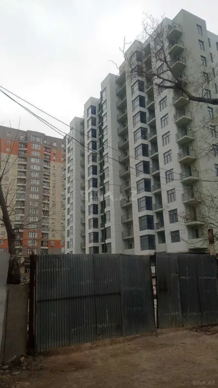 Satılır 3 otaqlı mənzil 122 m²