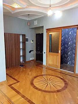 Kirayə verilir 4 otaqlı mənzil 210 m²