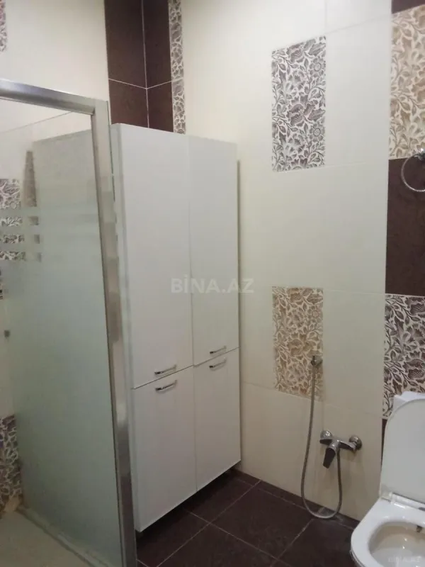 Kirayə verilir 4 otaqlı mənzil 210 m²