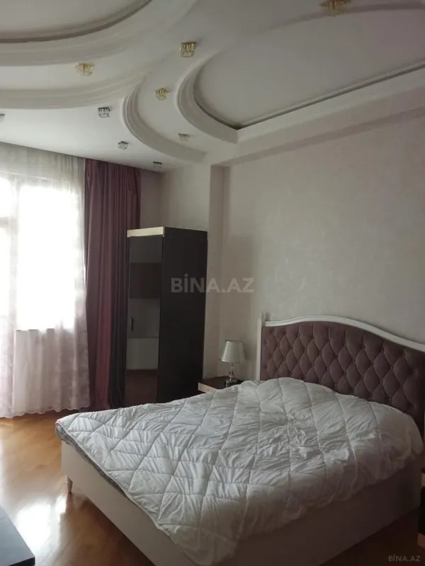 Kirayə verilir 4 otaqlı mənzil 210 m²