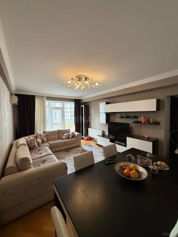 Satılır 3 otaqlı mənzil 110 m²