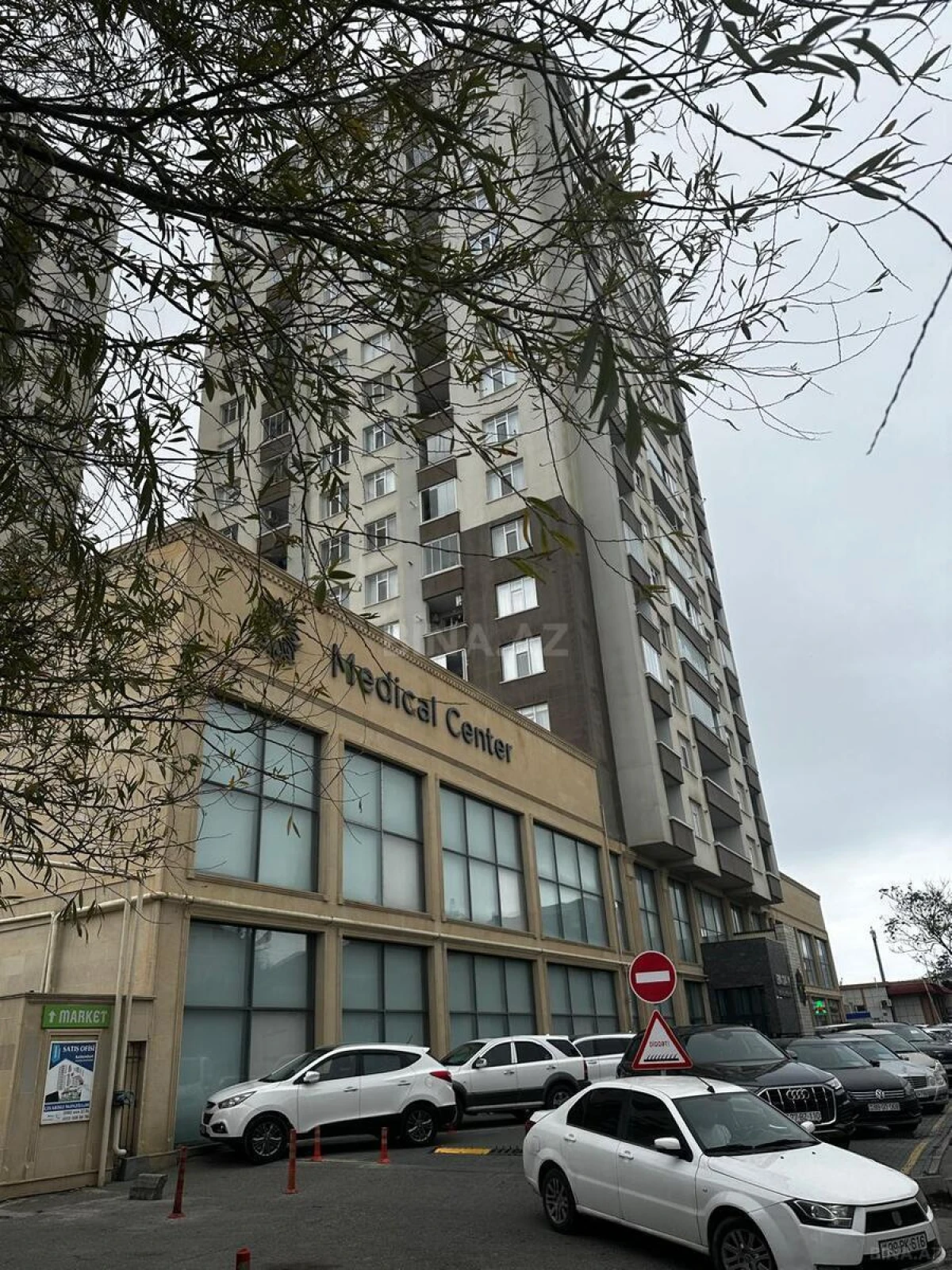 Satılır 3 otaqlı mənzil 139 m²