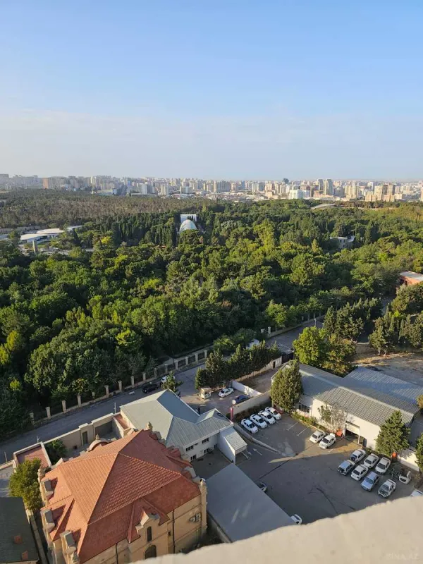 Satılır 3 otaqlı mənzil 139 m²