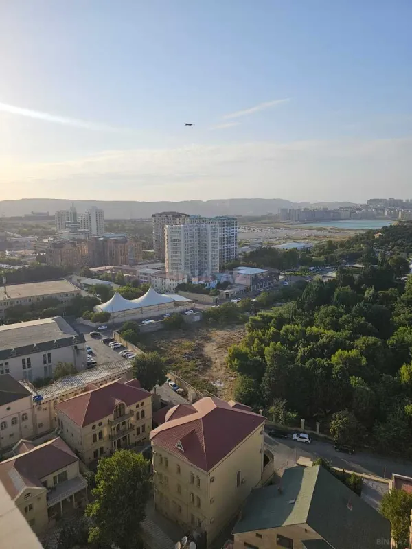 Satılır 3 otaqlı mənzil 139 m²