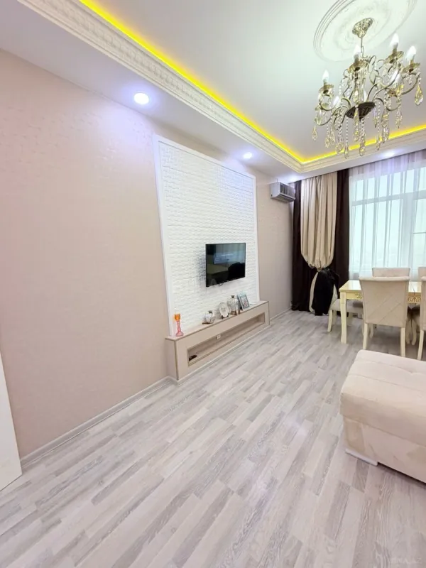 Satılır 2 otaqlı mənzil 65 m²