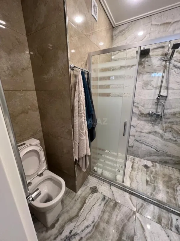 Kirayə verilir 2 otaqlı mənzil 70 m²