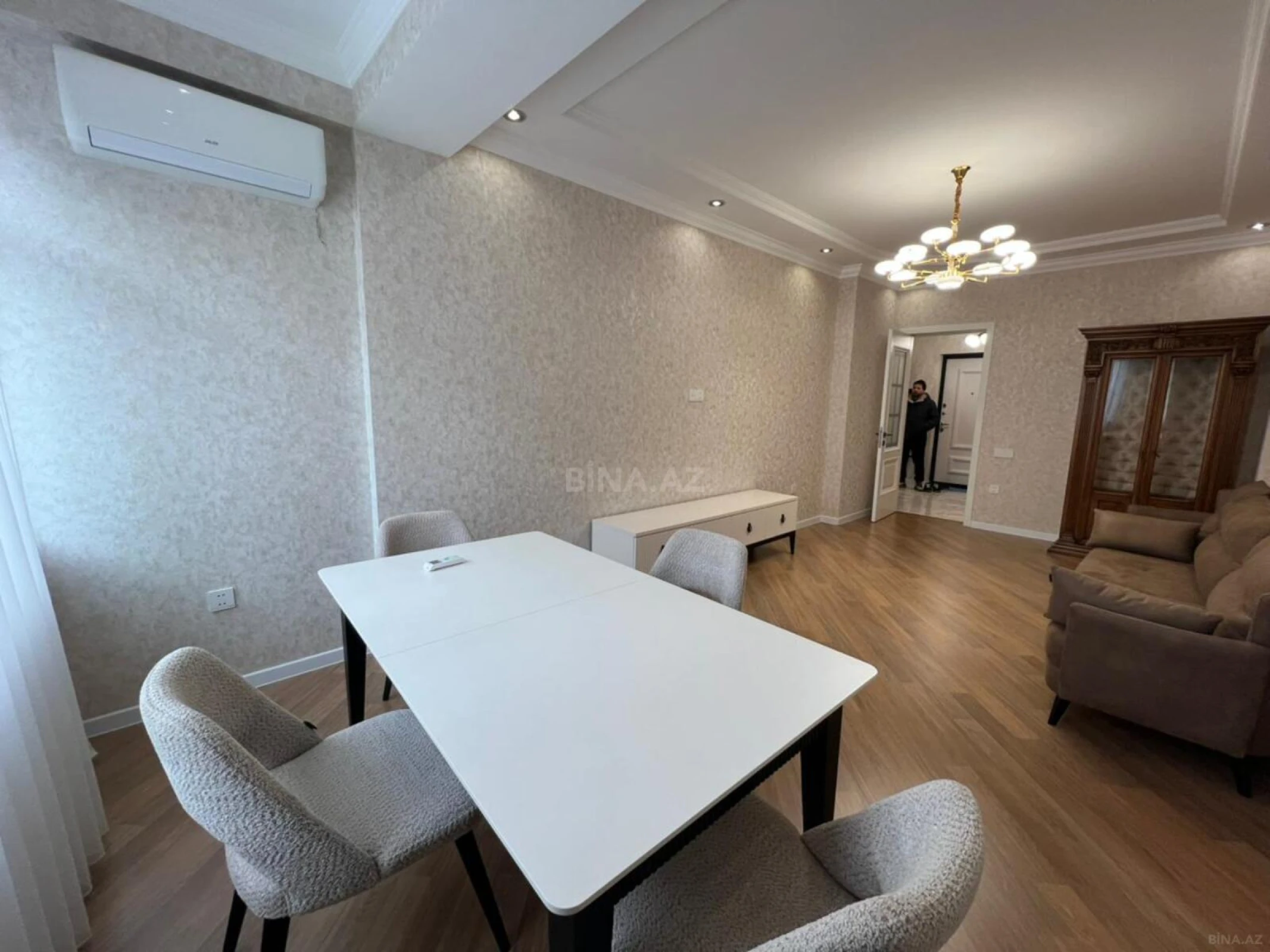 Kirayə verilir 2 otaqlı mənzil 70 m²