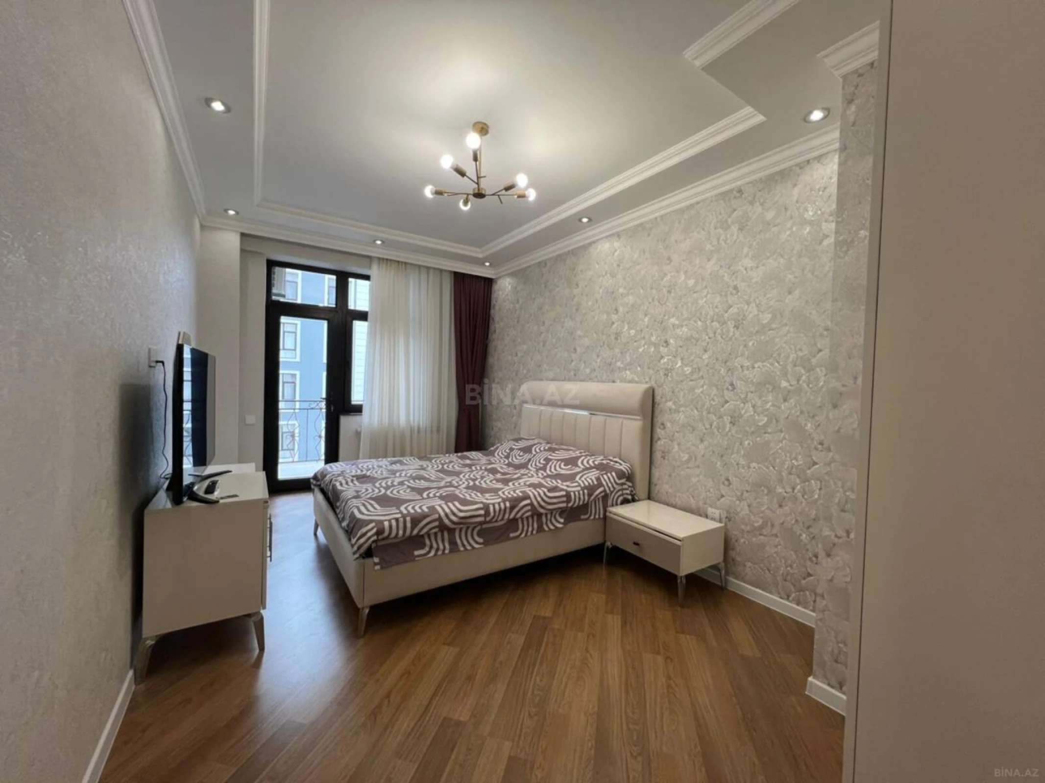Kirayə verilir 2 otaqlı mənzil 70 m²