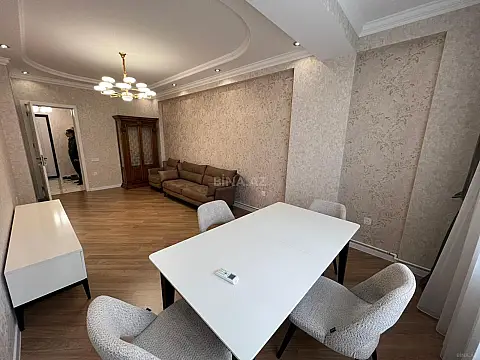 Kirayə verilir 2 otaqlı mənzil 70 m²