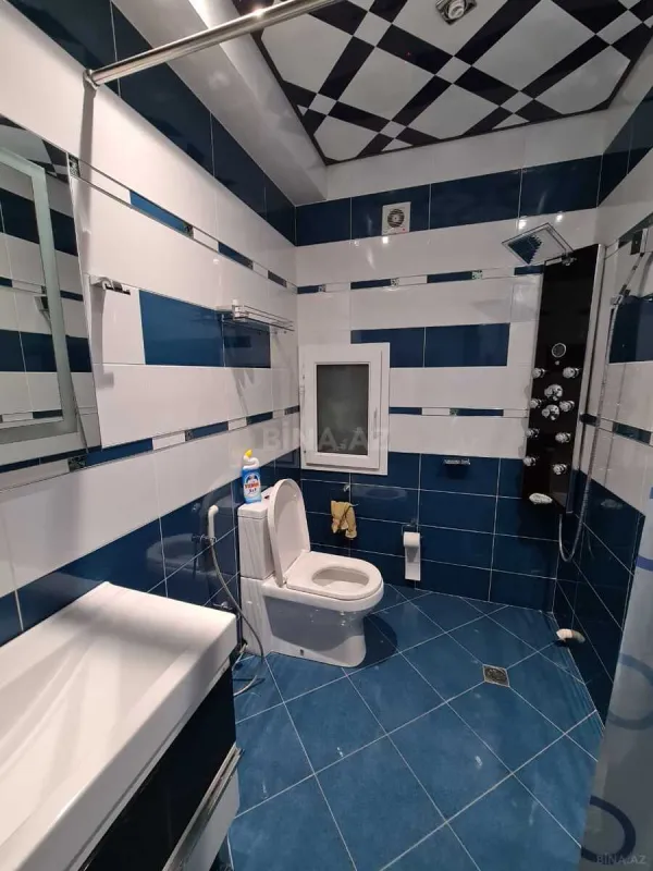 Satılır 5 otaqlı mənzil 245 m²