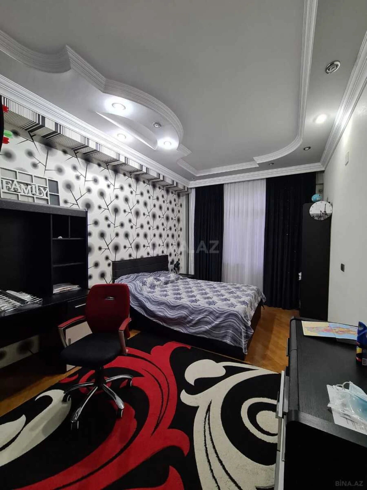 Satılır 5 otaqlı mənzil 245 m²