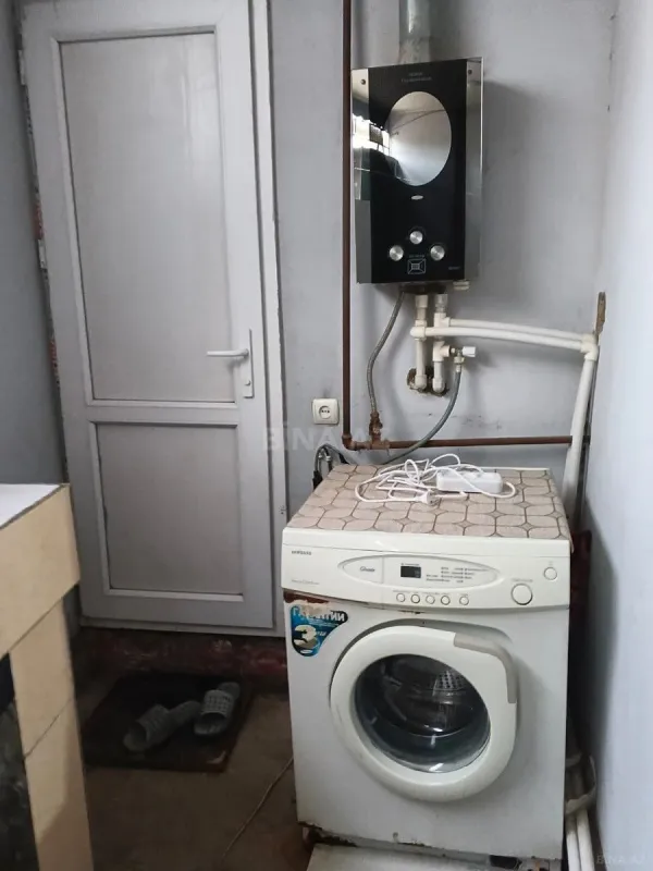 Satılır 5 otaqlı həyət evi 300 m²