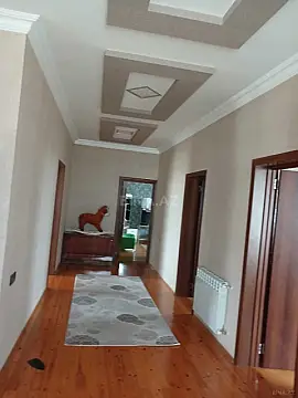 Satılır 5 otaqlı həyət evi 300 m²