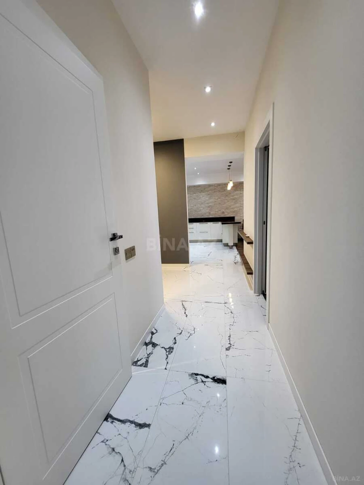 Kirayə verilir 3 otaqlı mənzil 98 m²