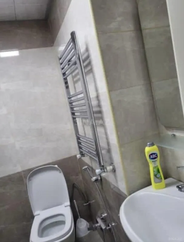 Kirayə verilir 2 otaqlı mənzil 65 m²