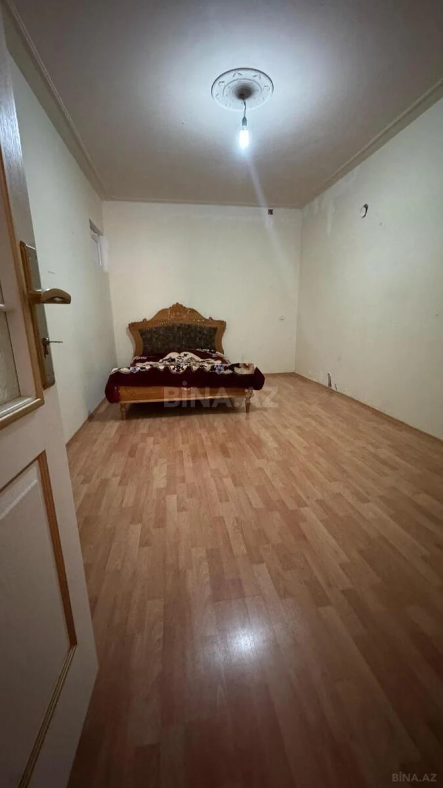 Satılır 3 otaqlı mənzil 132 m²