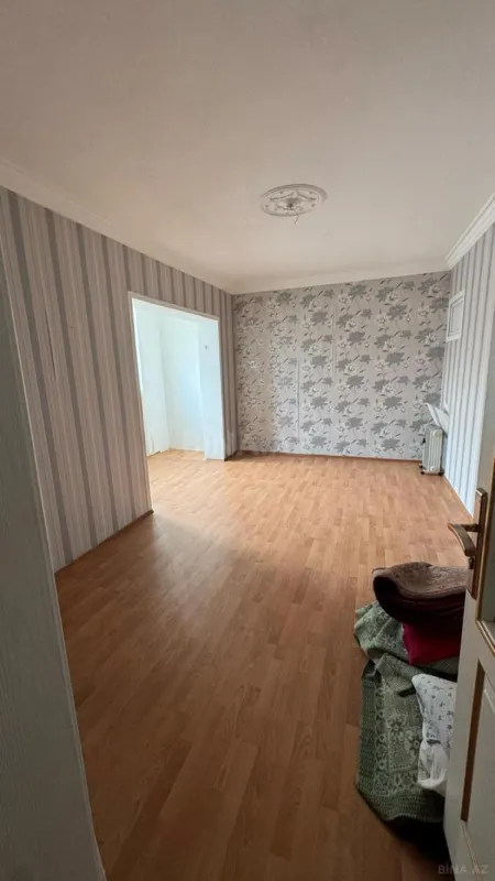 Satılır 3 otaqlı mənzil 132 m²