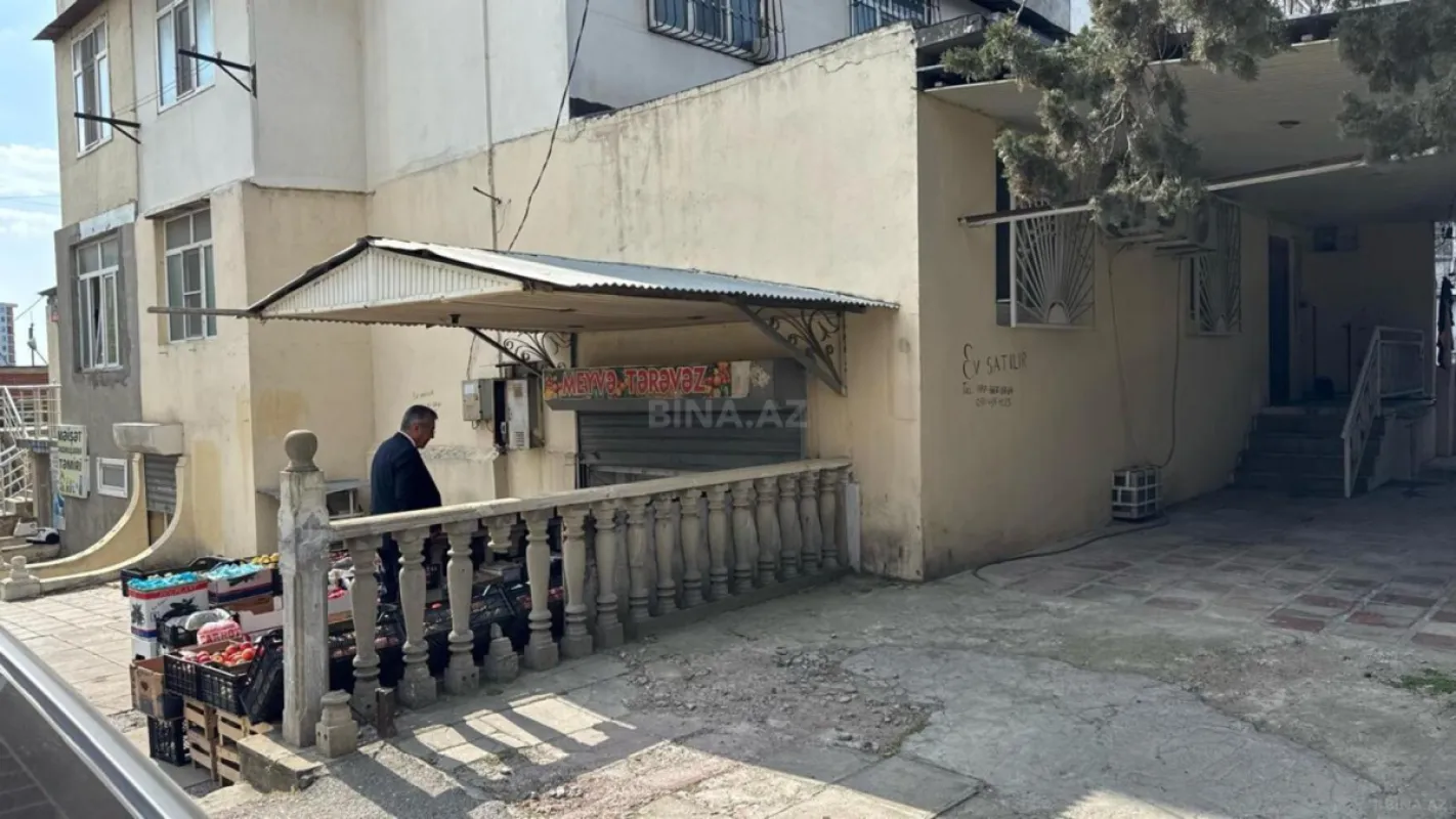 Satılır 3 otaqlı mənzil 132 m²