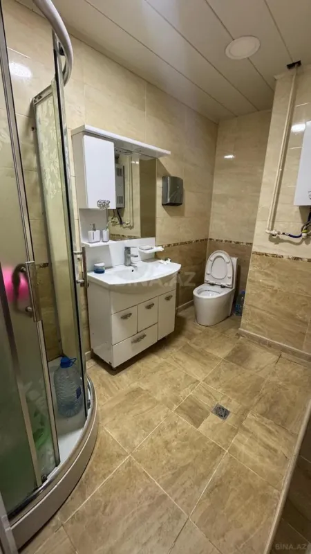 Satılır 3 otaqlı mənzil 132 m²