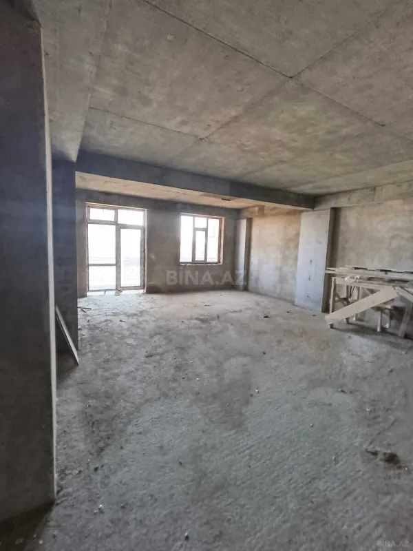 Satılır 4 otaqlı mənzil 216 m²