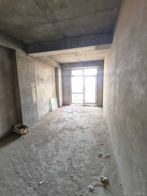 Satılır 4 otaqlı mənzil 216 m²