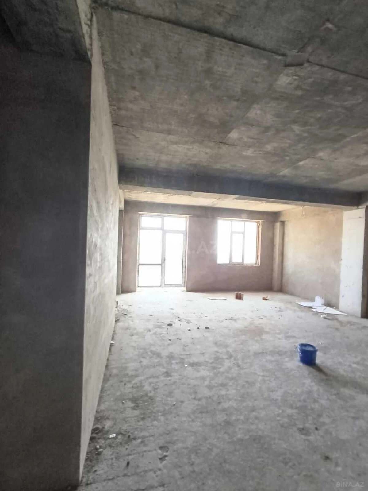 Satılır 4 otaqlı mənzil 216 m²