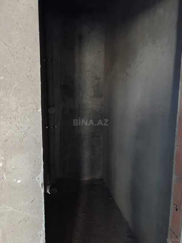 Satılır 4 otaqlı mənzil 216 m²