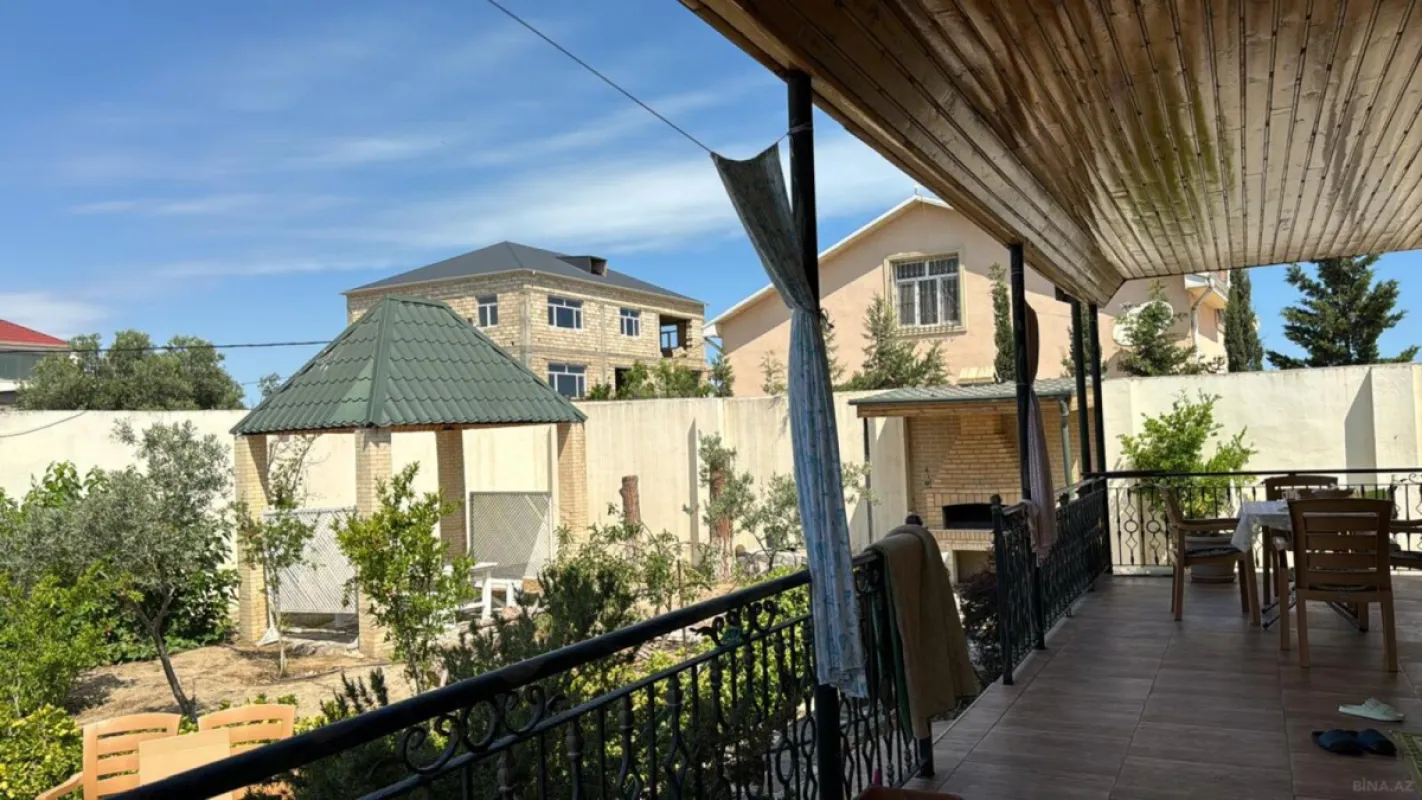 Satılır 3 otaqlı həyət evi 140 m²