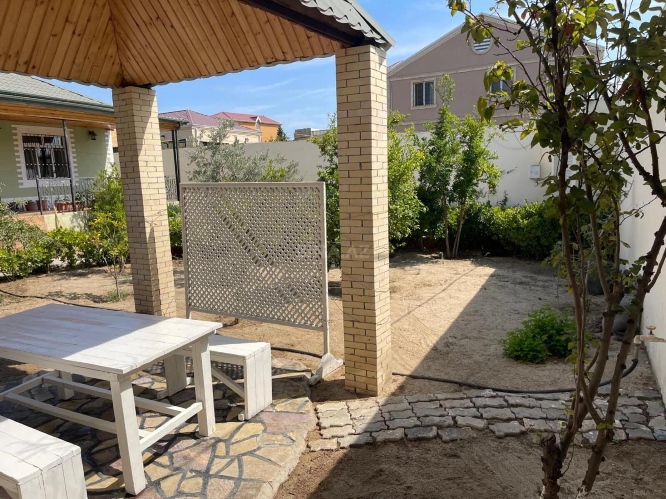 Satılır 3 otaqlı həyət evi 140 m²