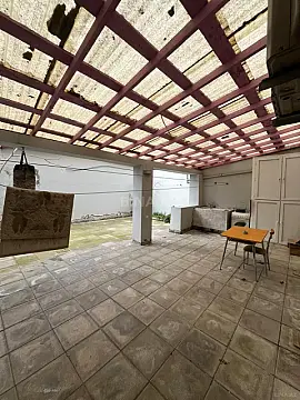 Satılır 5 otaqlı mənzil 200 m²