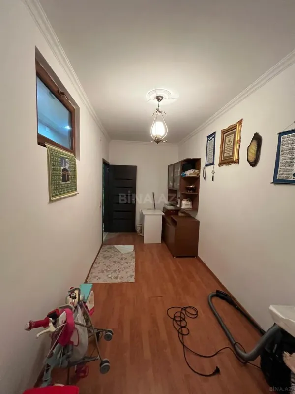 Satılır 5 otaqlı mənzil 200 m²