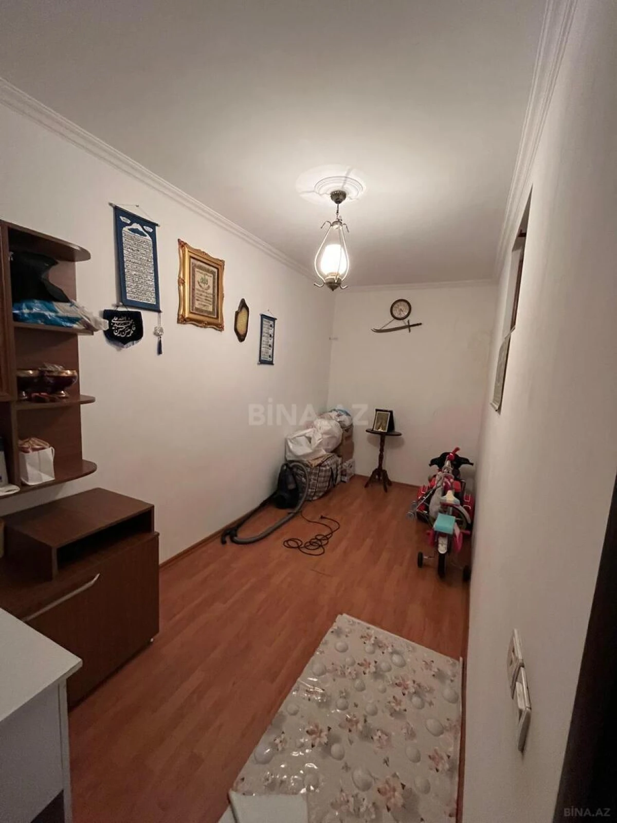 Satılır 5 otaqlı mənzil 200 m²