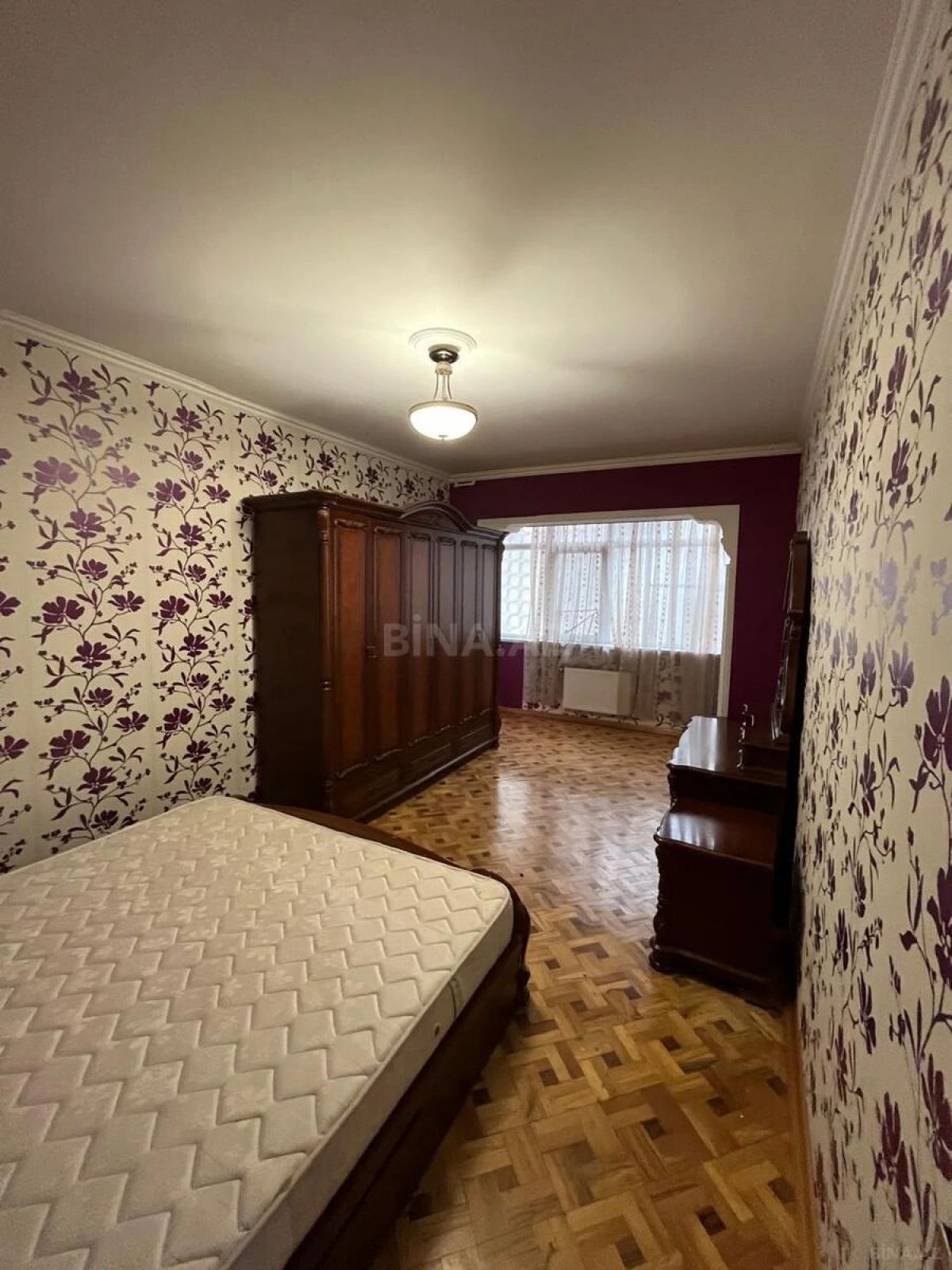 Satılır 5 otaqlı mənzil 200 m²