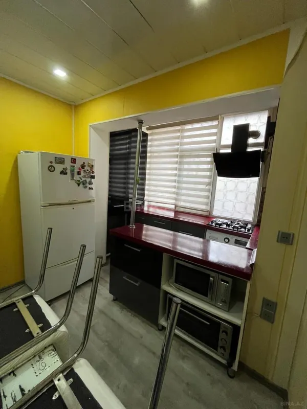 Satılır 5 otaqlı mənzil 200 m²