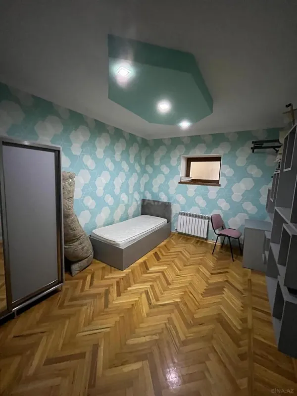 Satılır 5 otaqlı mənzil 200 m²