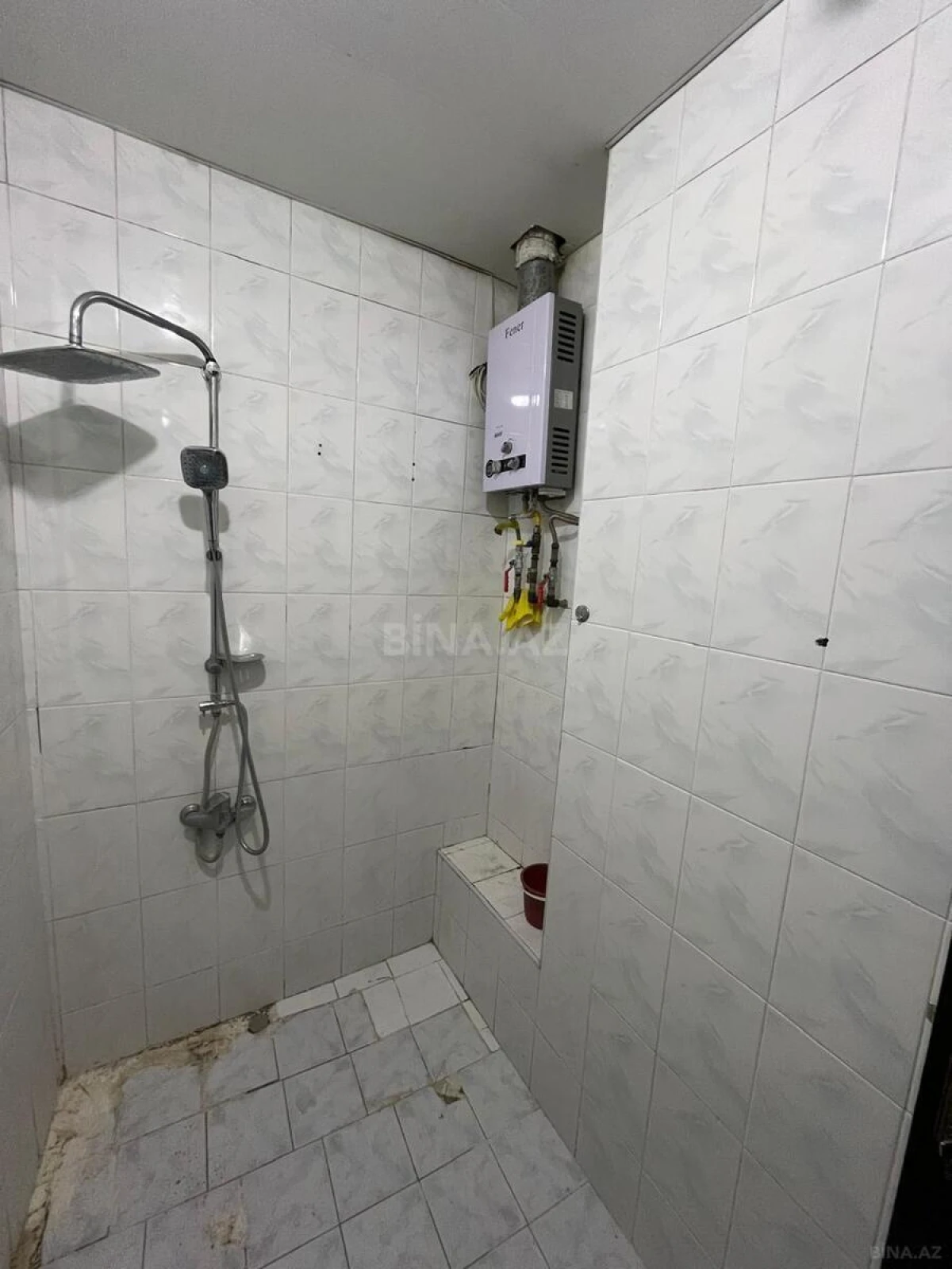 Satılır 5 otaqlı mənzil 200 m²