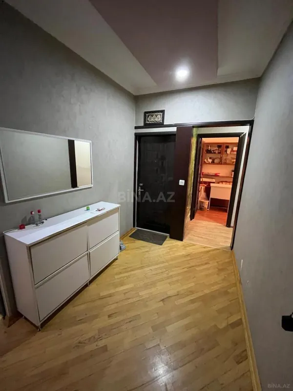 Satılır 5 otaqlı mənzil 200 m²